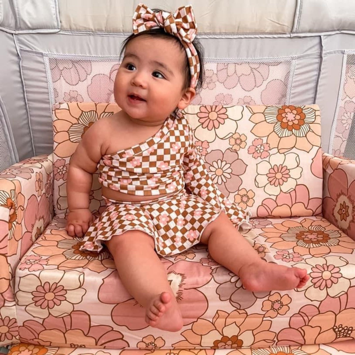 Toki Blooms Play Couch