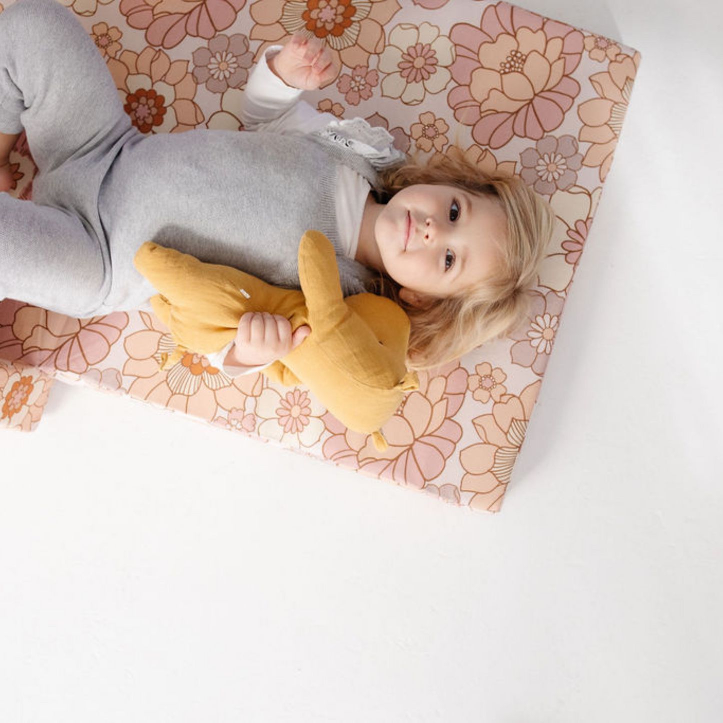 Toki Blooms Play Couch