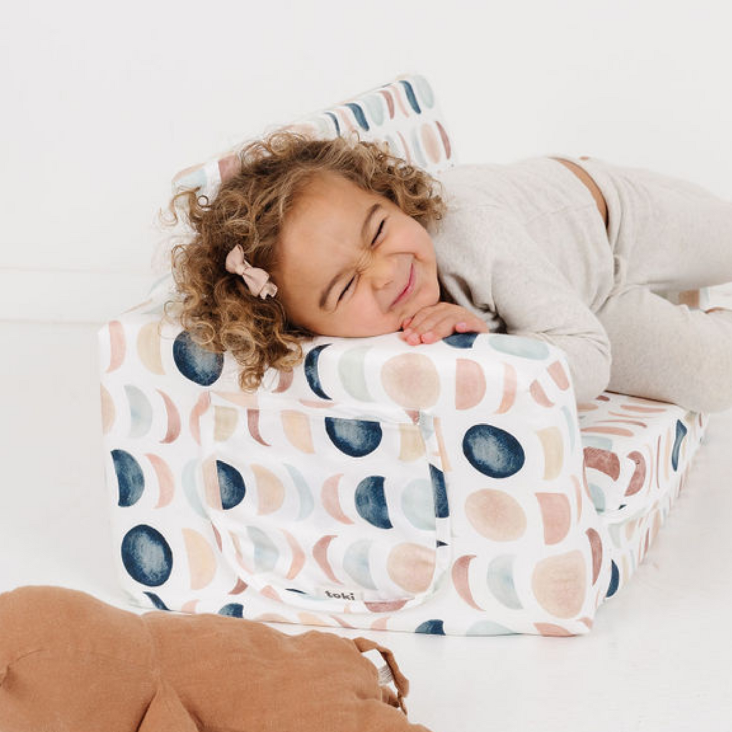 Toki Kids Lunar Phases Play Couch