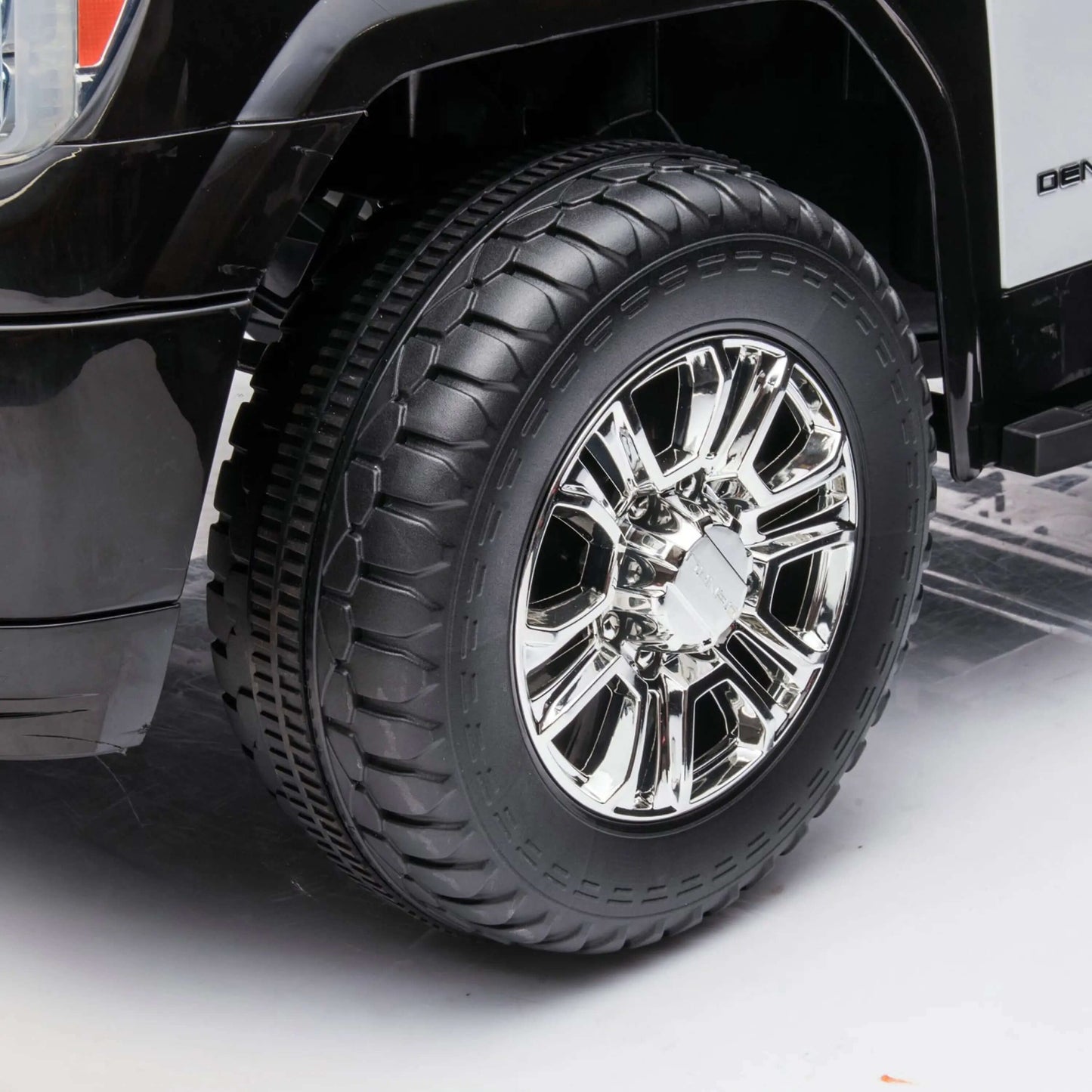 Freddo Toys GMC Sierra Denali