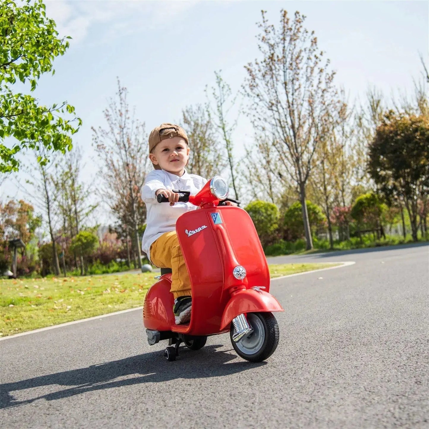Freddo Toys Electric Ride-On Vespa Scooter