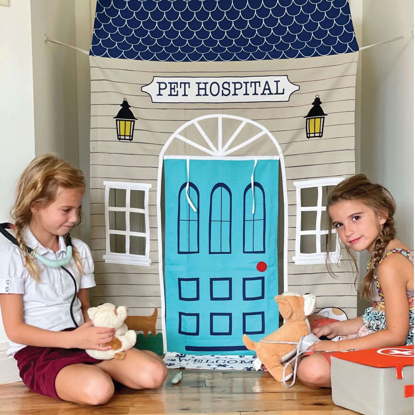 Role Play Kids Pet Hospital Doorway Storefront with Vet's Kit