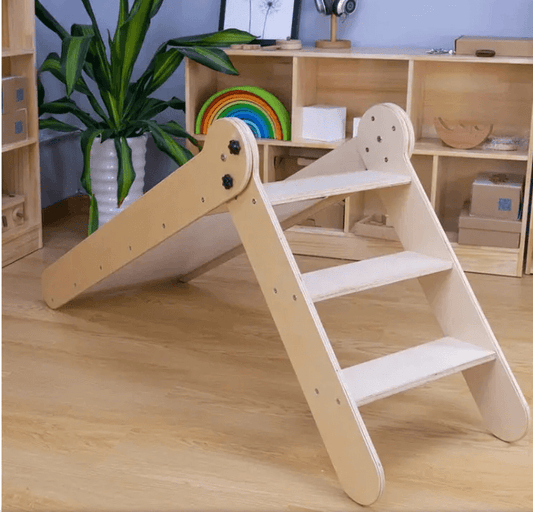 Kinderhuis Isla 2-in-1 Wooden Slide with Art Easel