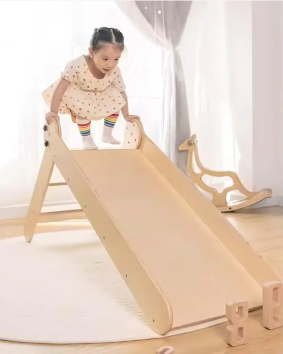 Kinderhuis Isla 2-in-1 Wooden Slide with Art Easel