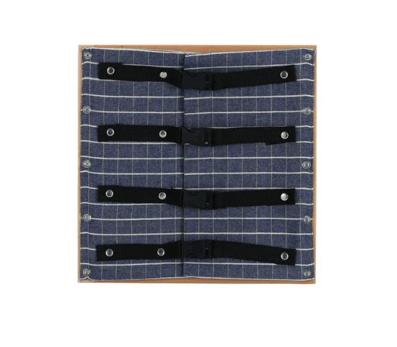 Kinderhuis 12 Montessori Dressing Frames with Stand