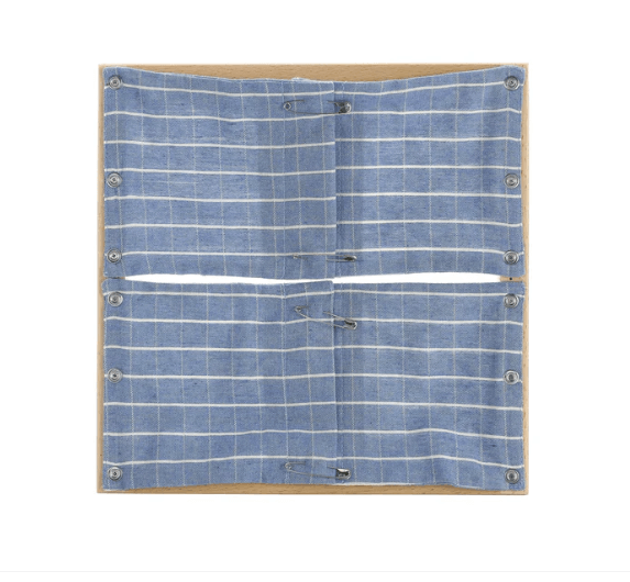 Kinderhuis 12 Montessori Dressing Frames with Stand