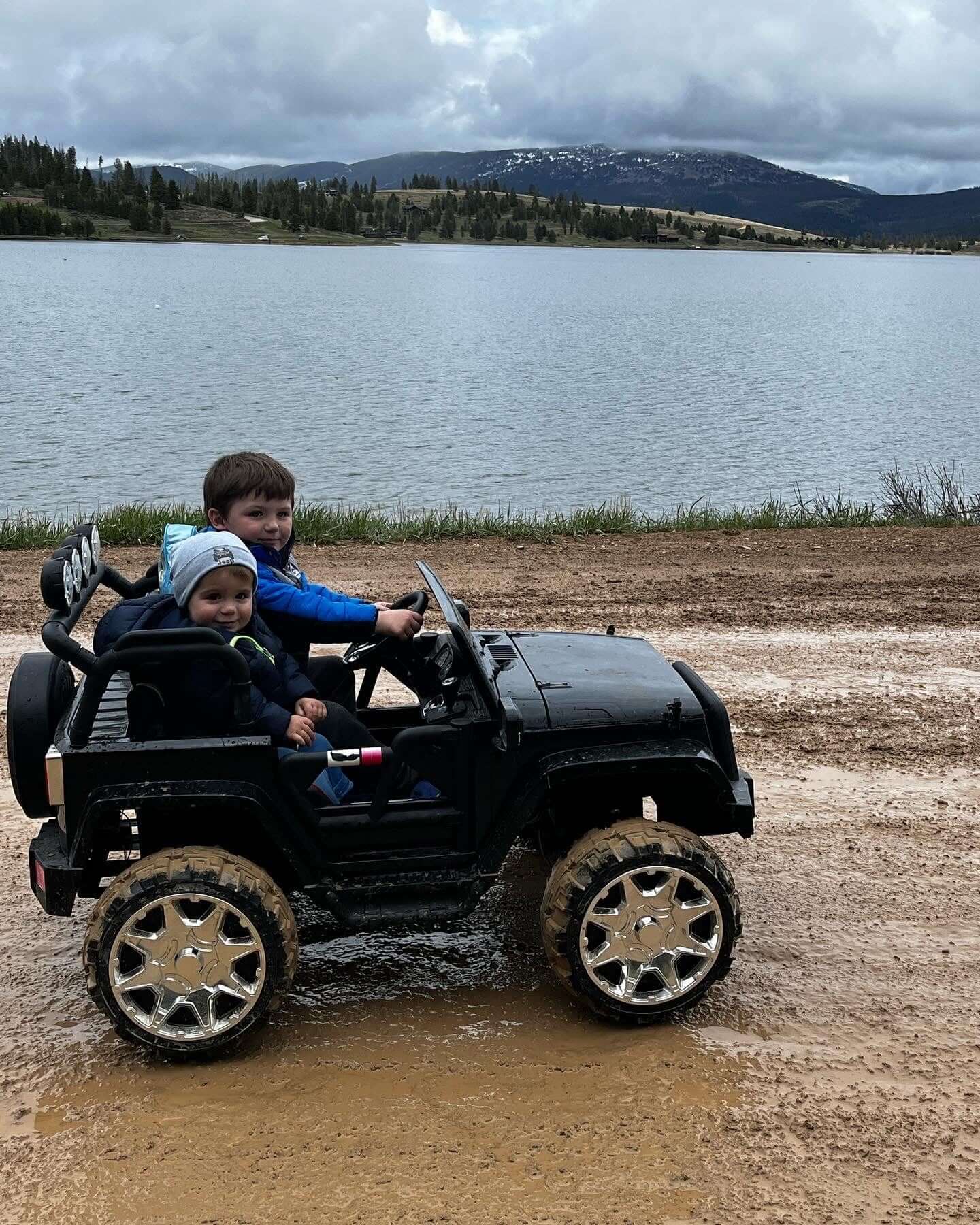 Magic Cars  Electric 2 Seater Jeep Truck ATV UTV